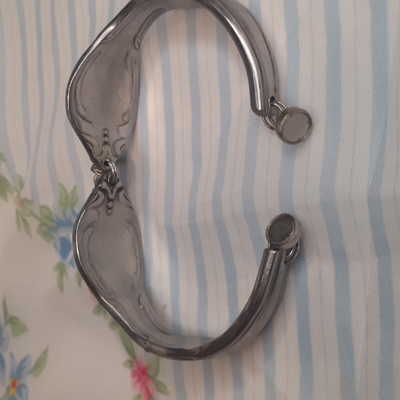 Silver Spoon Bracelet With Horseshoe Charm 7.5" L - Picture 3 of 5